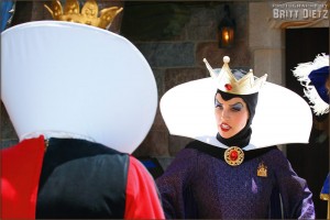 Two Queens together