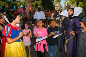 The Queen and Snow White Cross
