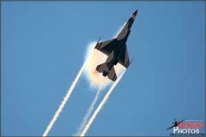 USAF Thunderbird Vapor at NBVC Point Mugu - August 7, 2010